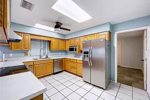 1601 N Riverhills Dr, Temple Terrace, FL 33617 - Photo 23