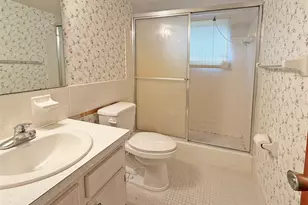 1220 57th St N, Saint Petersburg, FL 33710 - Photo 11