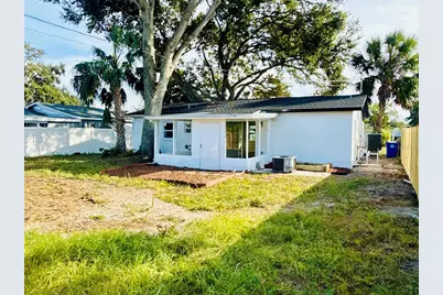 5739 Dartmouth Avenue N, Saint Petersburg, FL 33710 - Photo 5