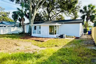 5739 Dartmouth Ave N, Saint Petersburg, FL 33710 - Photo 5