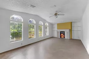 601 8th Ct SE, Ruskin, FL 33570 - Photo 9