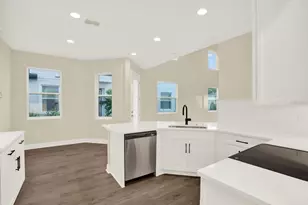 7749 93rd St N, Seminole, FL 33777 - Photo 5