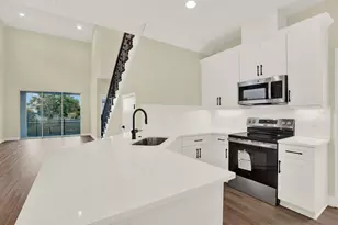 7749 93rd St N, Seminole, FL 33777 - Photo 3