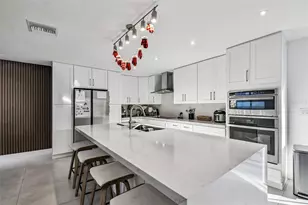 7204 Branchwood Ct, Tampa, FL 33615 - Photo 9