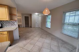 6214 Dewdrop Way, Temple Terrace, FL 33617 - Photo 9