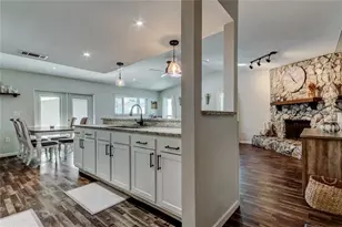 10608 Oakhaven Dr, Pinellas Park, FL 33782 - Photo 3