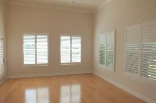 616 2nd St N, Saint Petersburg, FL 33701 - Photo 5