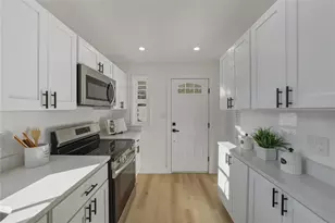 542 64th St S, Saint Petersburg, FL 33707 - Photo 19