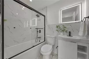 542 64th St S, Saint Petersburg, FL 33707 - Photo 23