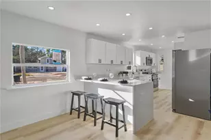 542 64th St S, Saint Petersburg, FL 33707 - Photo 11