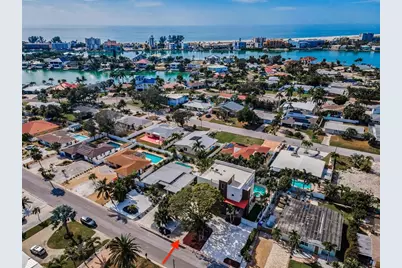 10206 4th Street E, Treasure Island, FL 33706 - Photo 5