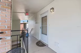 4580 Overlook Dr NE, Saint Petersburg, FL 33703 - Photo 5