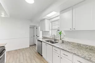 911 W Candlewood Ave, Tampa, FL 33603 - Photo 9