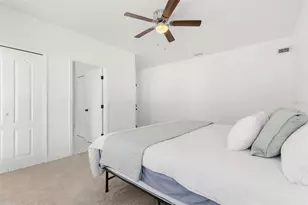 911 W Candlewood Ave, Tampa, FL 33603 - Photo 21