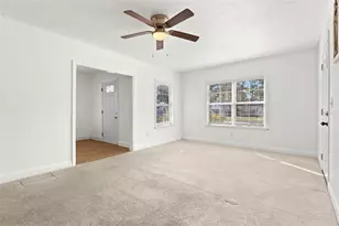 911 W Candlewood Ave, Tampa, FL 33603 - Photo 17