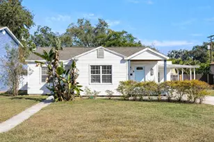 911 W Candlewood Ave, Tampa, FL 33603 - Photo 1