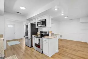 911 W Candlewood Ave, Tampa, FL 33603 - Photo 15
