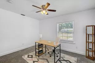 911 W Candlewood Ave, Tampa, FL 33603 - Photo 25