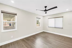 4891 Venetian Blvd NE, Saint Petersburg, FL 33703 - Photo 15