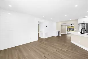 4891 Venetian Blvd NE, Saint Petersburg, FL 33703 - Photo 5