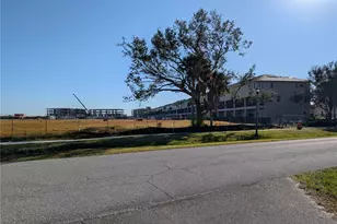 1331 Mentone Dr NE, Saint Petersburg, FL 33702 - Photo 9