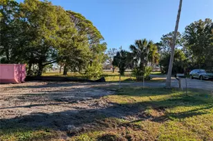 1331 Mentone Dr NE, Saint Petersburg, FL 33702 - Photo 15