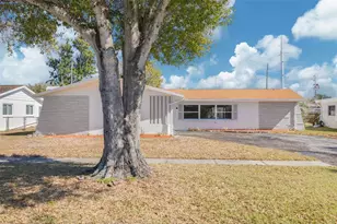 869 Deville Dr E, Largo, FL 33771 - Photo 3