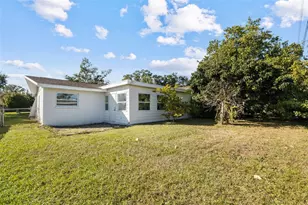 869 Deville Dr E, Largo, FL 33771 - Photo 31