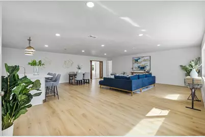 869 Deville Drive E, Largo, FL 33771 - Photo 5