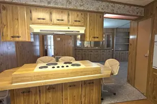 5650 Benton St, Zephyrhills, FL 33542 - Photo 15