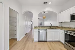 31234 Claridge Pl, Wesley Chapel, FL 33543 - Photo 11