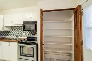 806 Papaya Dr, Tampa, FL 33619 - Photo 13