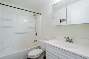 806 Papaya Dr, Tampa, FL 33619 - Photo 15