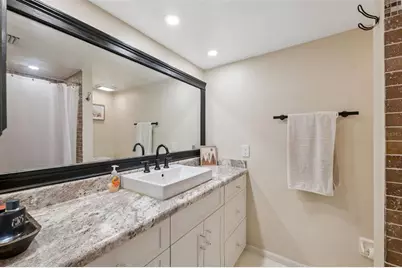 4821 W McElroy Avenue #D210, Tampa, FL 33611 - Photo 27