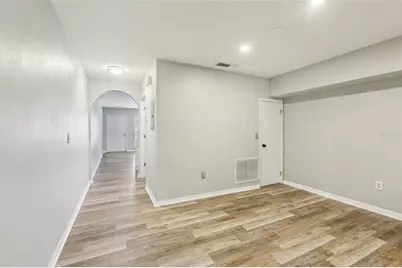 729 Kensington Lake Circle, Brandon, FL 33511 - Photo 9