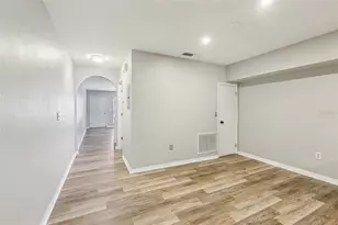 729 Kensington Lake Cir, Brandon, FL 33511 - Photo 9