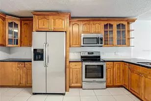 6344 Newtown Cir, Tampa, FL 33615 - Photo 7