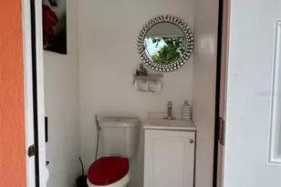 8301 Lopez Dr, Tampa, FL 33615 - Photo 9