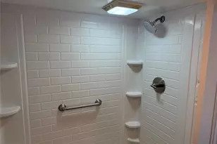 6240 Connecticut St, Zephyrhills, FL 33542 - Photo 13