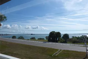 2 Causeway Blvd, Dunedin, FL 34698 - Photo 25