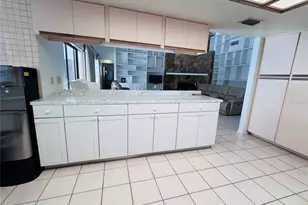 2949 Sunset Point Rd, Clearwater, FL 33759 - Photo 9