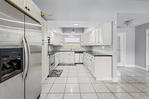 20228 County Line Rd, Lutz, FL 33558 - Photo 7