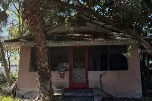 431 Grand Blvd, Tarpon Springs, FL 34689 - Photo 1