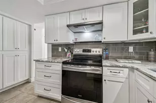 7519 Holly Lake Ln, New Port Richey, FL 34653 - Photo 15