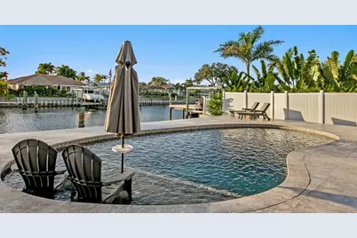 4391 38th Way S, Saint Petersburg, FL 33711 - Photo 3