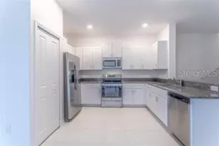 32025 Powderpuff Mimosa Dr, San Antonio, FL 33576 - Photo 9