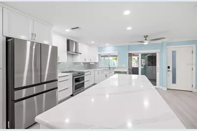 328 Boca Ciega Point Boulevard S, Saint Petersburg, FL 33708 - Photo 23