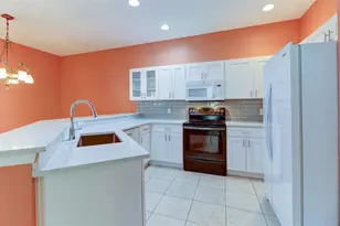 210 Mystic Falls Dr, Apollo Beach, FL 33572 - Photo 9