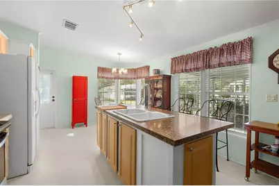 37251 Lois Avenue, Zephyrhills, FL 33542 - Photo 9