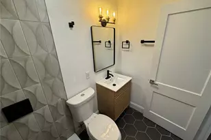 1119 Newton Ave S, Saint Petersburg, FL 33705 - Photo 17